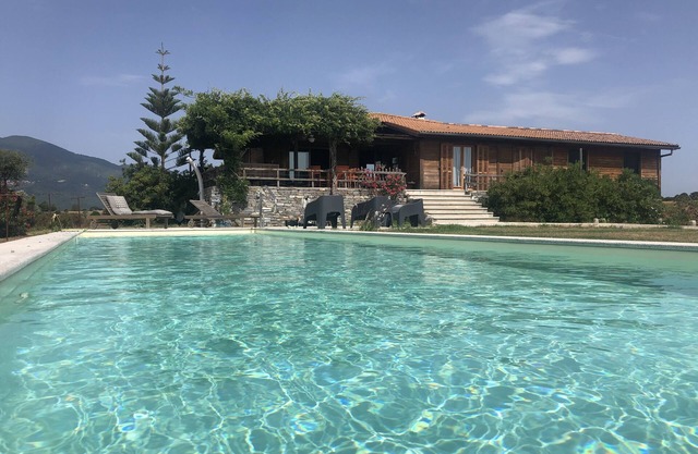 Quiet villa sea view 5 bedroom 10 person 4 bathroom available from August 13