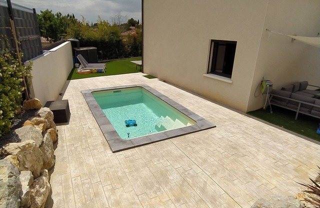 Quiet villa with pool between sea and river