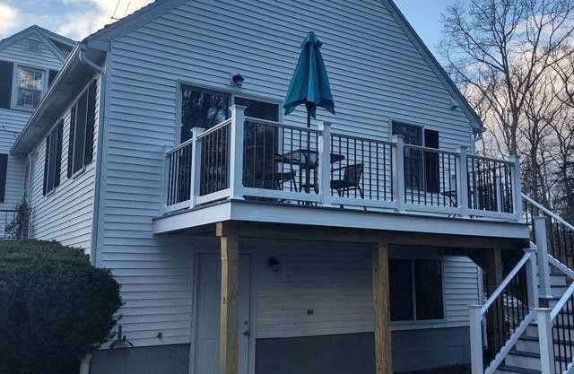 quiet, walking distance to downtown Ellsworth,15 miles from Acadia National Park