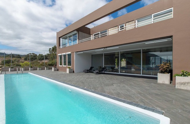 Quintay home with pool, jacuzzi, ocean view, and unforgettable sunsets