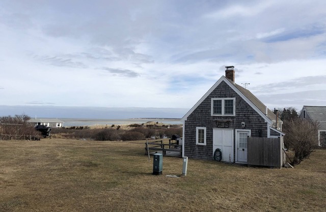 Quintessential Cape Cod Ocean View Cottage with Private Beach