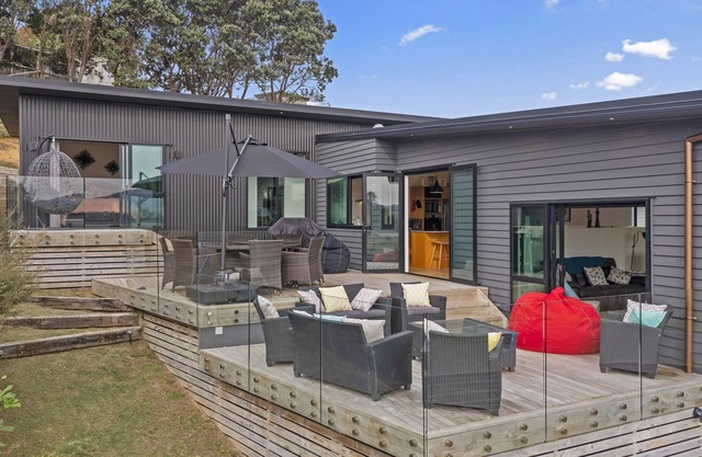 R and R at Robertson - Raglan Holiday Home