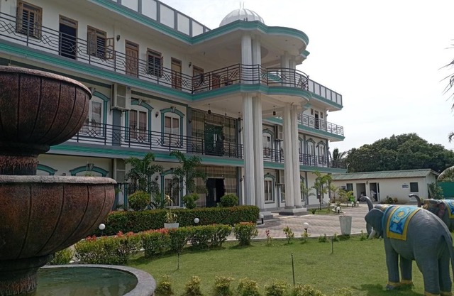 R S GREEN BARATHI RESORT
