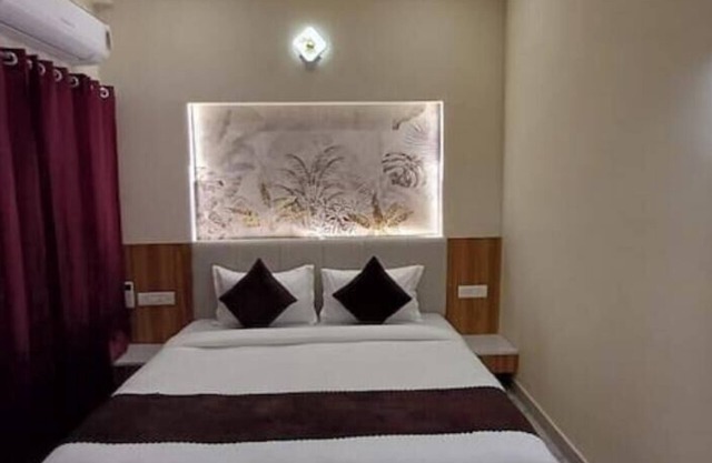 Raghav Vilas ~ Luxury 2BHK Near Vishwanath Temple