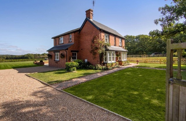 Rainford House - Luxury Rural Retreat With Hot Tub