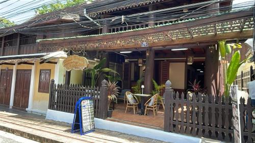 RainForest Guest Lodge