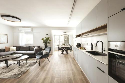Ramat Hasharon Chic Peaceful Stay by Sea N' Rent
