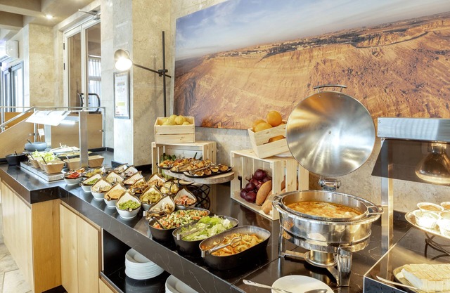 Ramon Suites Hotel
