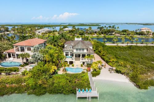 Rare Beach Front Resort Key West- 2BD 2BA
