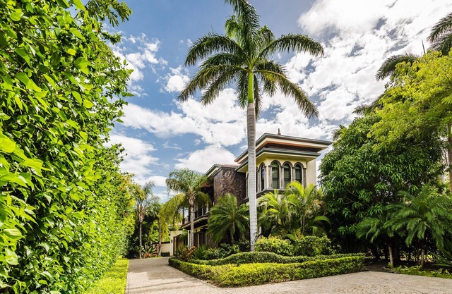 Rare Find! Beachfront Villa w/Private Pool, Hot Tub, Sauna & Golf Cart + Breakfast Services