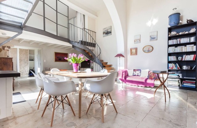 Rare: Private mansion, balcony, AC/AC ★