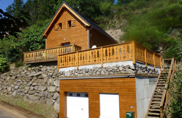 Recent chalet Eléane, all comfort, sunny terrace and mountain view