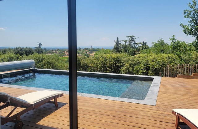 Recent villa with private pool, exceptional panorama