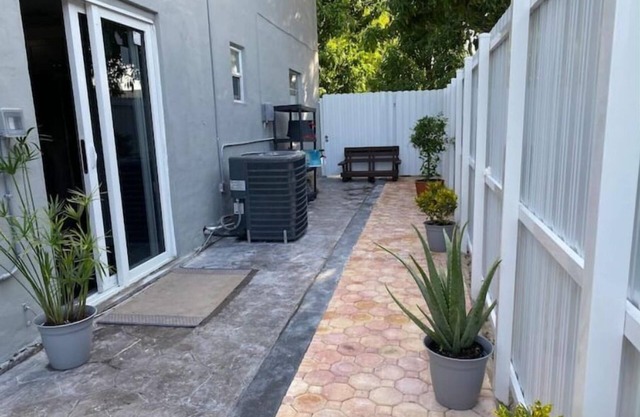 Recently Renovated Apartment near Miami Airport