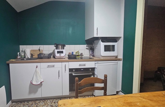 Recently renovated Downtown Doutre T2 apartment, 45 m2.