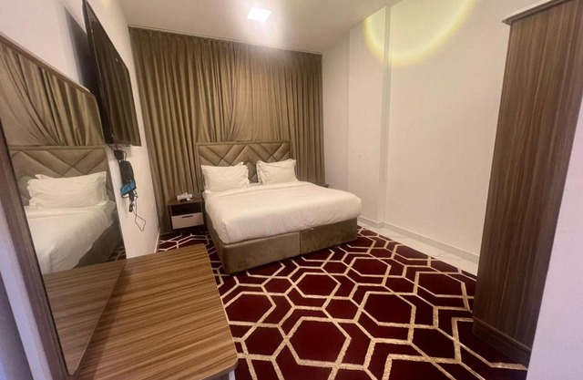 RED 40-Al Ezz Suites