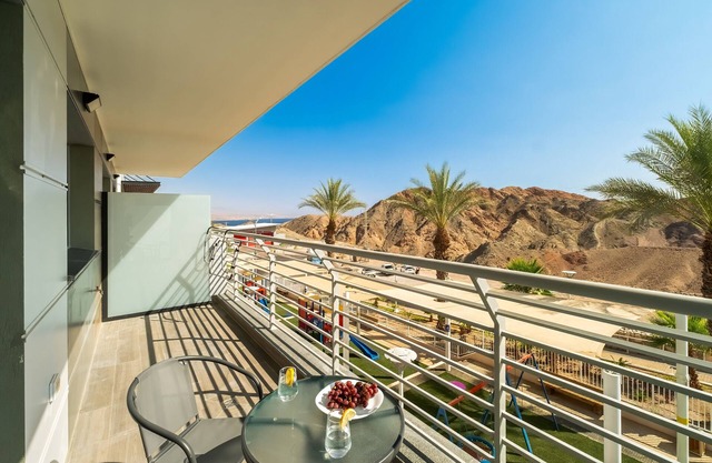 Red Canyon Spa Serene Stay by Sea N' Rent