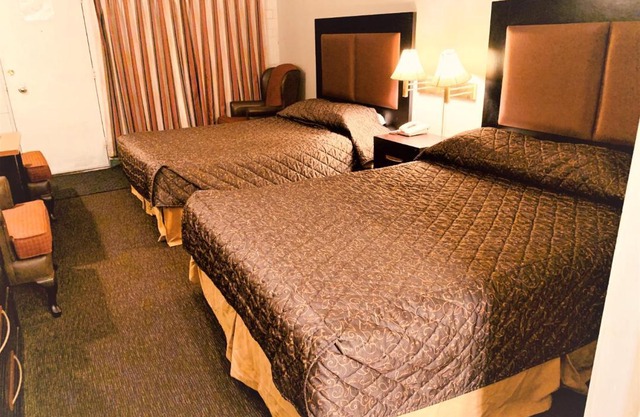 Red Carpet Inn & Suites