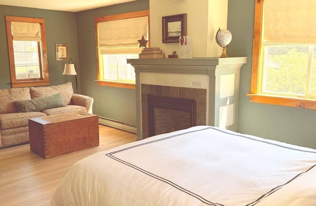 Red Clover Inn Jacuzzi Queen Suite near Killington