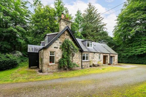 Red Squirrel Cottage, Family & Pet Friendly Adventure Retreat, Strathdon, Aberdeenshire