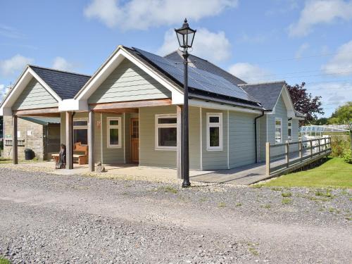 Red Squirrel Lodge - Ukc677