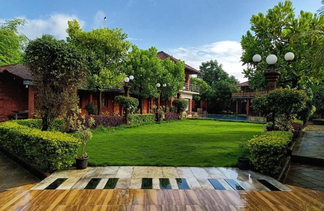 Red Stone Resort