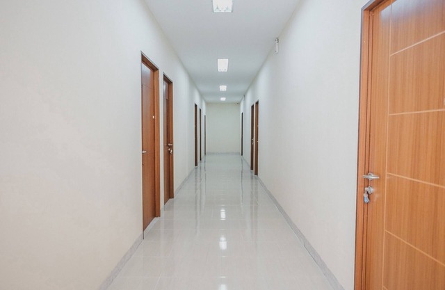 RedDoorz Plus near Plaza Blok M