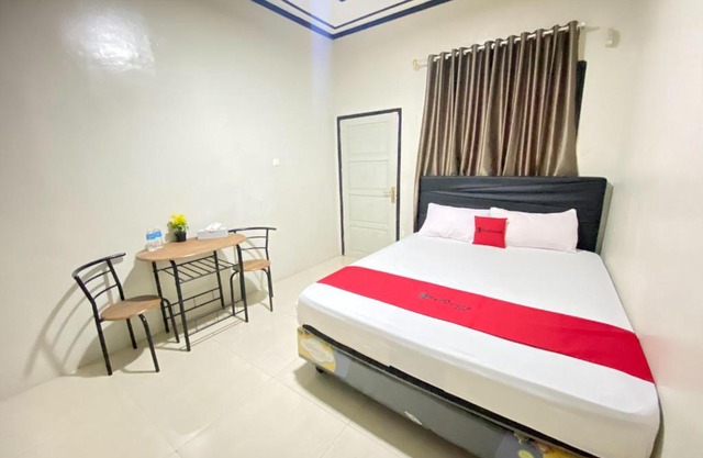 RedDoorz @ Porodisa Homestay Palu