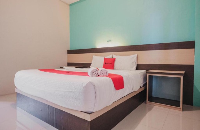 RedDoorz Syariah at Hotel Grand Mentari