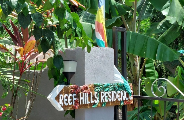 REEF HILLS RESIDENCE