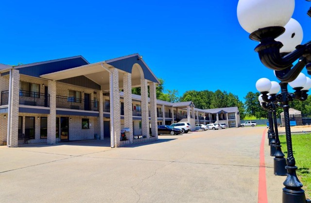 Regency Inn & Suites