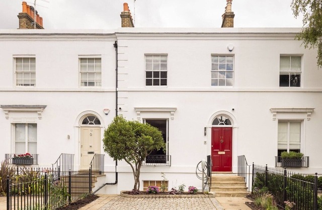 Regency Townhouse in prime Richmond, a moment from the River Thames
