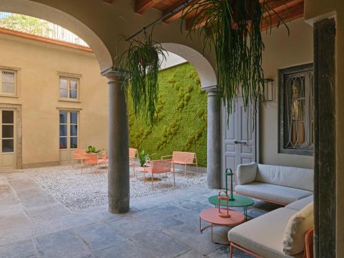 REGO APARTMENTS - Boutique Aparthotel & Serenity Spa with some off-site apartments in the Heart of Bergamo City Center