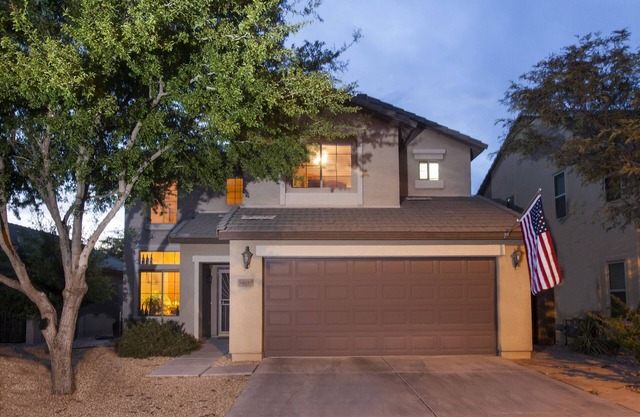 Relax in comfortable energy of 3Bd 3Ba Golf Course View, doggy door, pool table