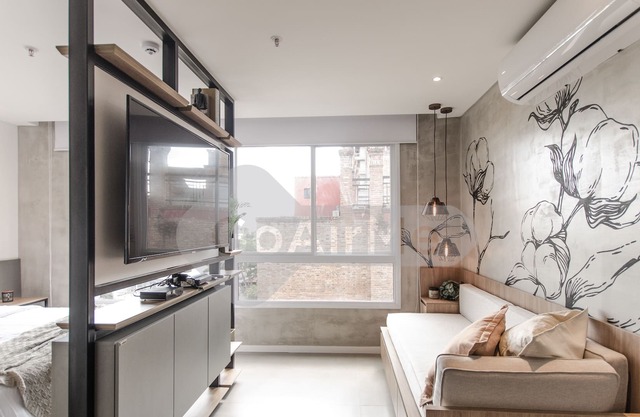 Relax in this quiet and exceptional apartment with a beautiful view of the city