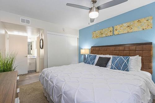 Relax & Splash - King Beds - Parking-Self Check In- C254