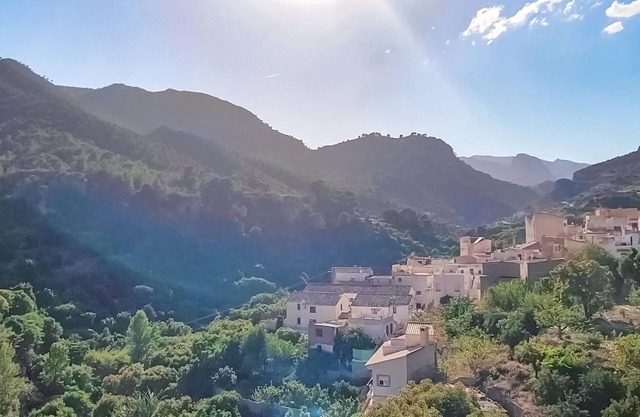 Relax with your family in a small town in the mountains of southern Spain.