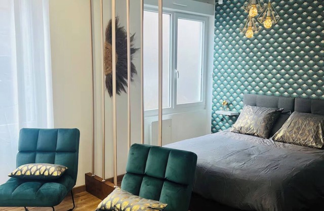 Relaxation, Spa and Private Parking!