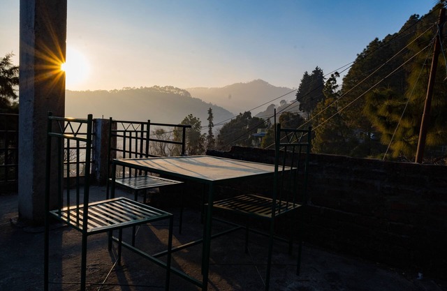 Relaxing holiday home amidst mountains