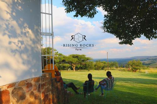 Relaxing Mountain FarmStay w hikes, boma, pool