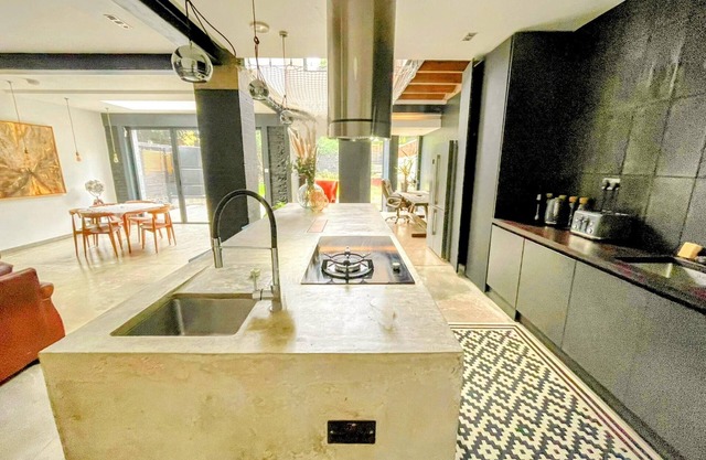 Remarkable 7-Bed House in London