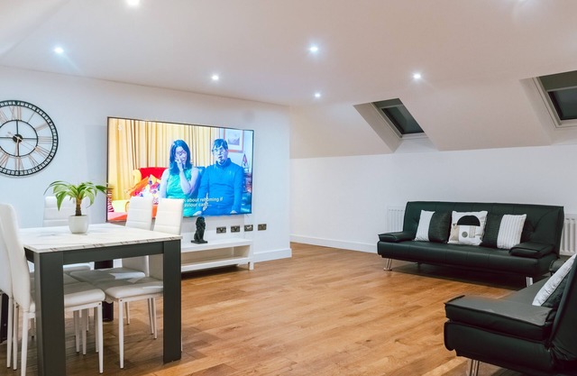 Remarkable, PentHouse - 3-Bed Apartment in Purley