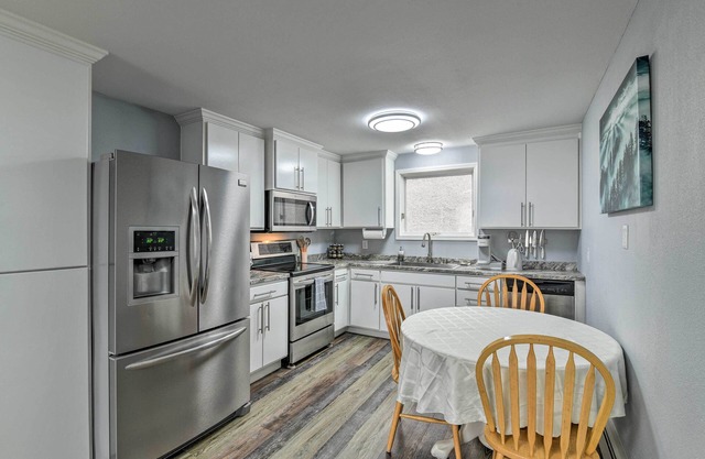 Remodeled Anchorage Apartment ~ 2 Mi to Downtown!