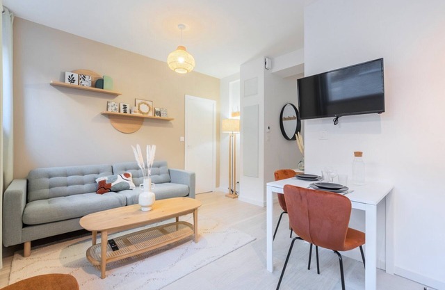Renovated 1 bedroom apartment
