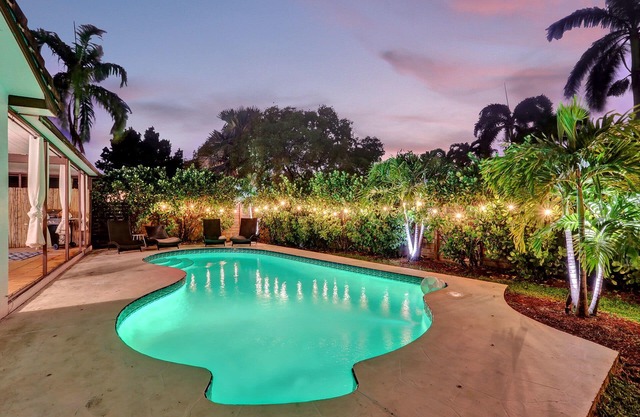 Renovated 5 BR Home with Amazing Pool!