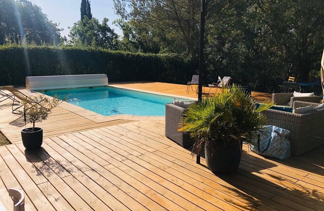 Renovated apartment in a Bastide in the immediate vicinity of the city of Aix