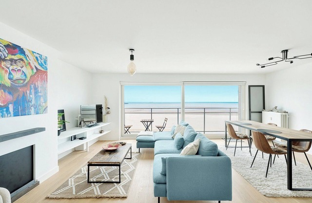 Renovated apartment in Knokke-Heist with views