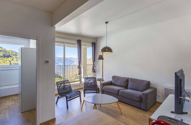 Renovated apartment 8 pers, terrace, ski, wifi