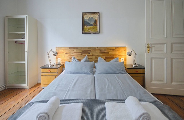 Renovated apartment with tub, separate kitchen and washing machine