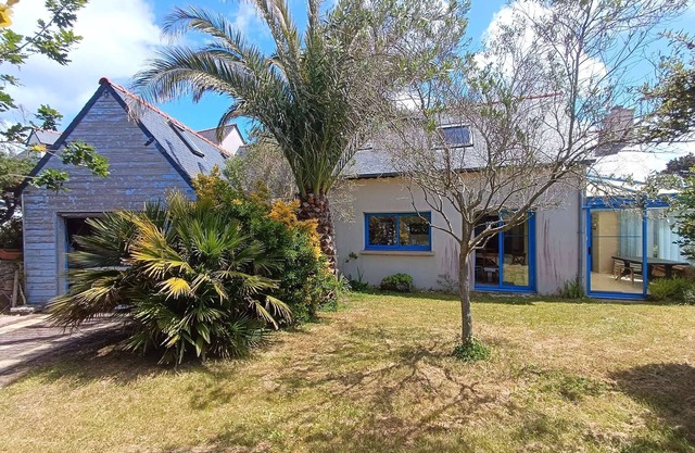 Renovated Breton house 100m from the sea with small sea view in TREGASTEL